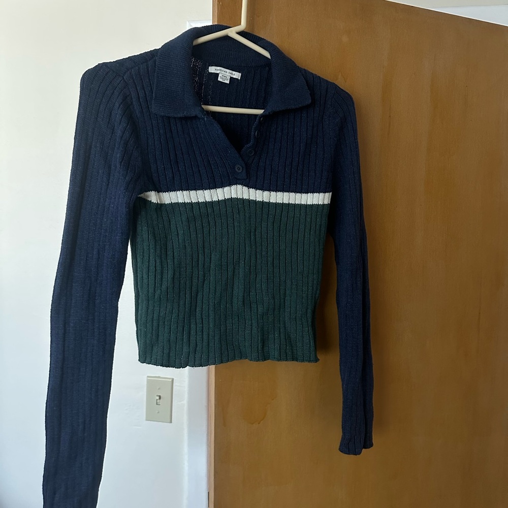 American eagle cropped sweater shirt